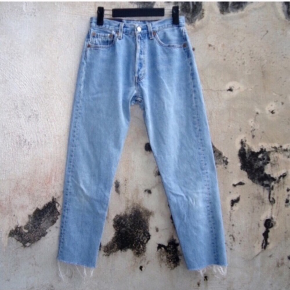 Vintage High Waist Frayed Hem Levi’s-Light (L-XXL)